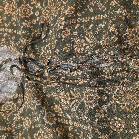 Forever 21-Floral Green Long Sleeve  Romper - Picture 3 of 7